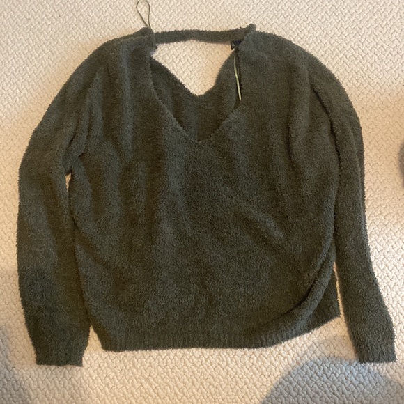 Rue21 sweater open back size M - Picture 2 of 2